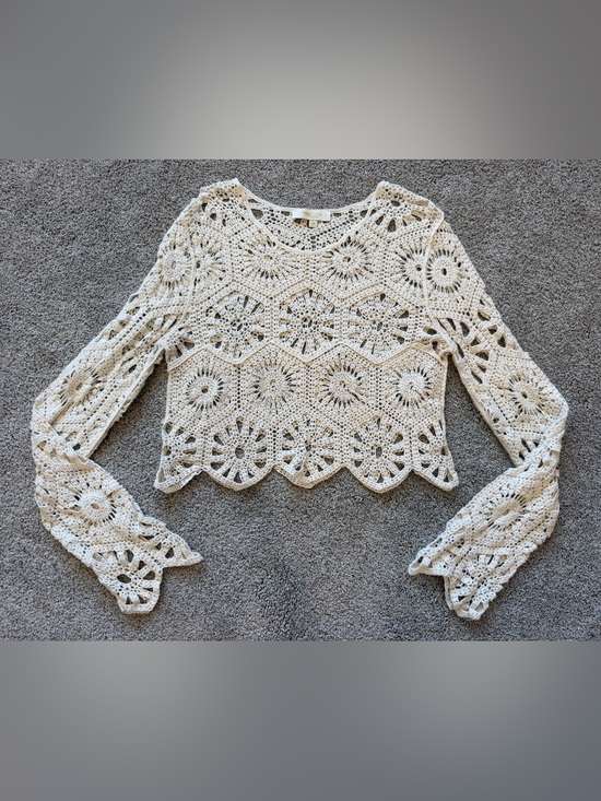 Rebellion Tops - Women’s Rebellion Crochet Lace Long Sleeve Cream Crop Top- Size Medium